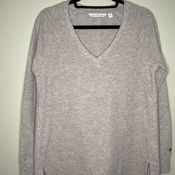 Calvin Klein Jeans Tops - Calvin Klein Jeans Waffle Knit Gray V-Neck Top Size Small